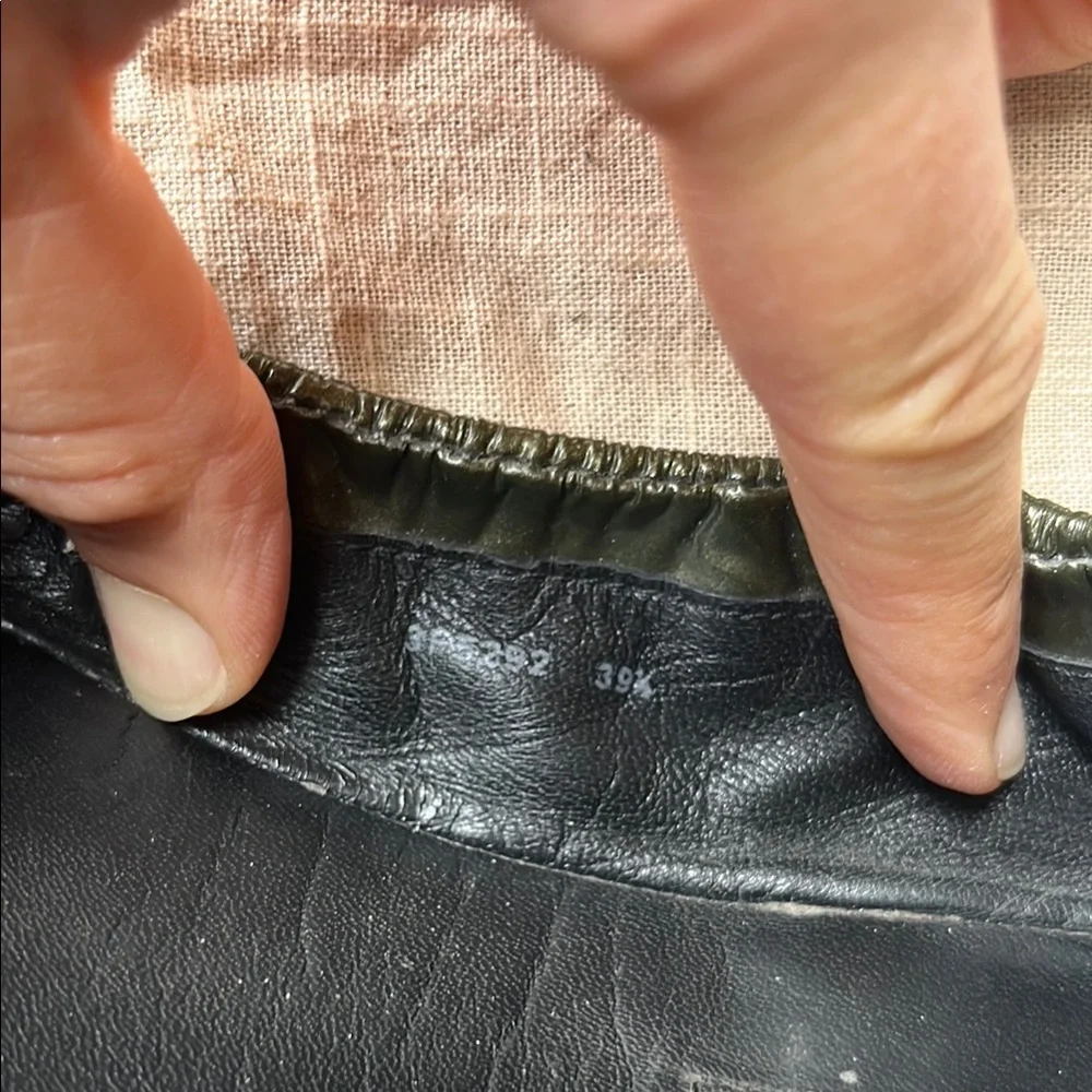 Prada Green Flats with Bow Detail - Picture 8 of 11